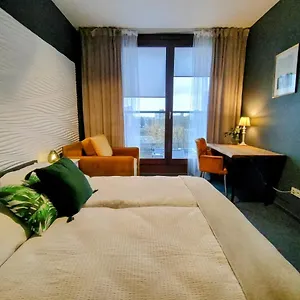 kolejowa-komfort-z-parkingiem.warsawhotelspoland.com/